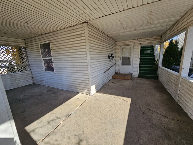 Building Photo - 644 N Howard St