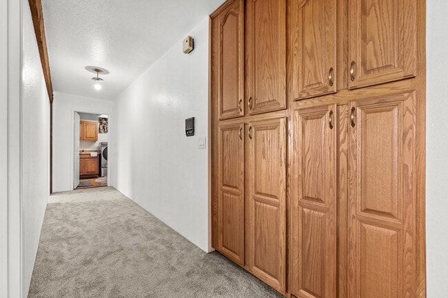 Building Photo - 897 Van Horn Way