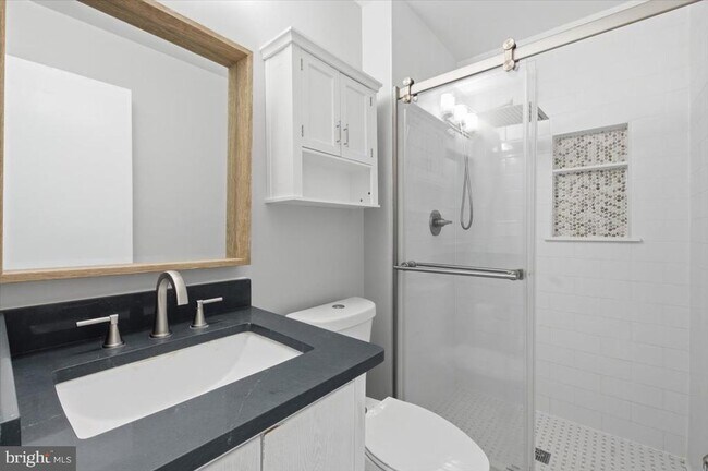 Building Photo - 14187 Royal Oak Ln