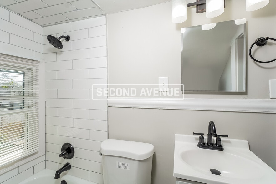 Building Photo - 459 S 41st St