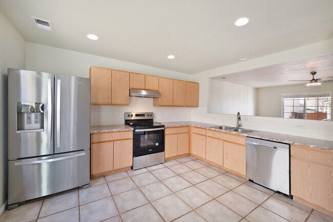 Building Photo - Lovely 4 Bed/2 Bath Home Available in Thornton