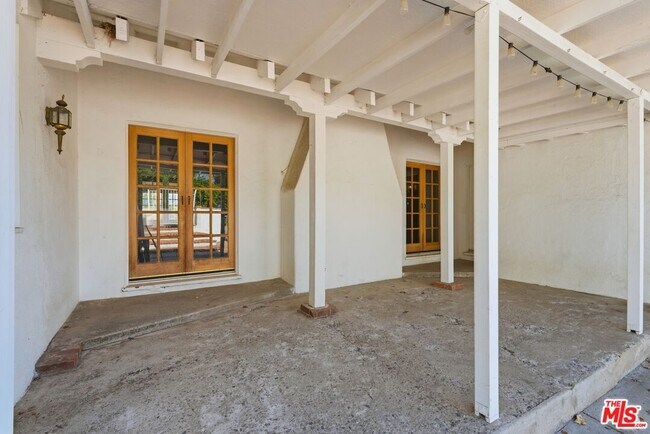 Building Photo - 10440 Johanna Ave