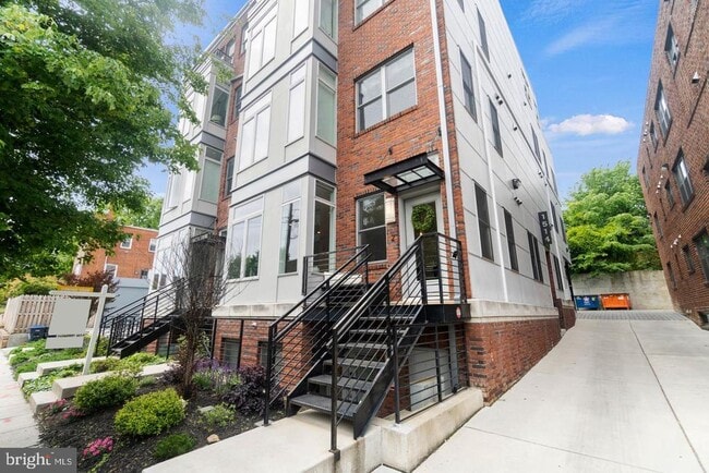 Building Photo - 1514 K St SE