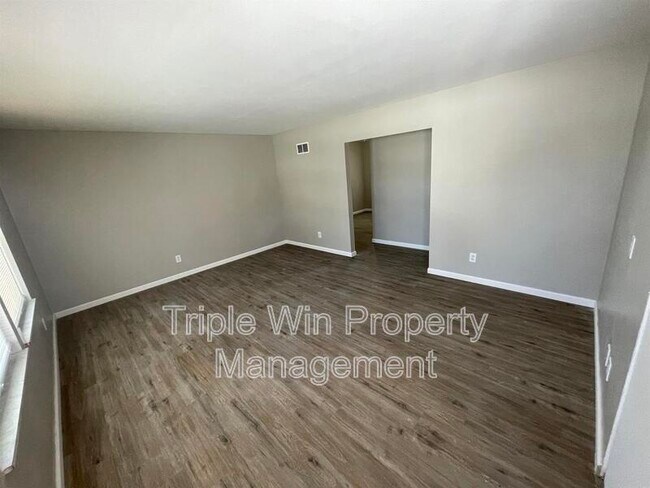 Building Photo - 11423 Ortega Dr