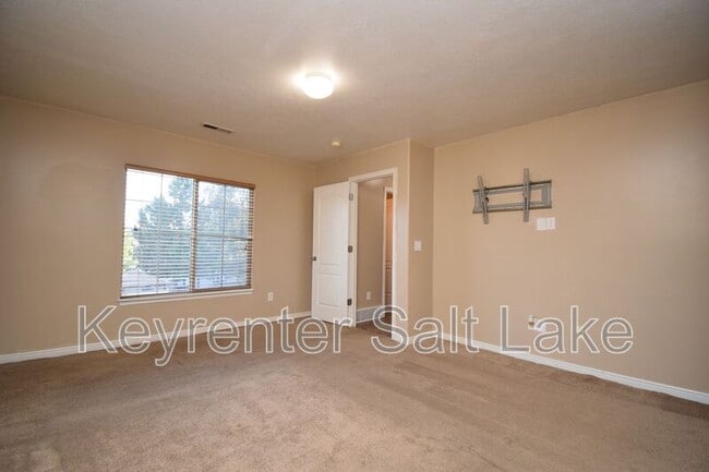 Building Photo - 6762 W Callery Ln