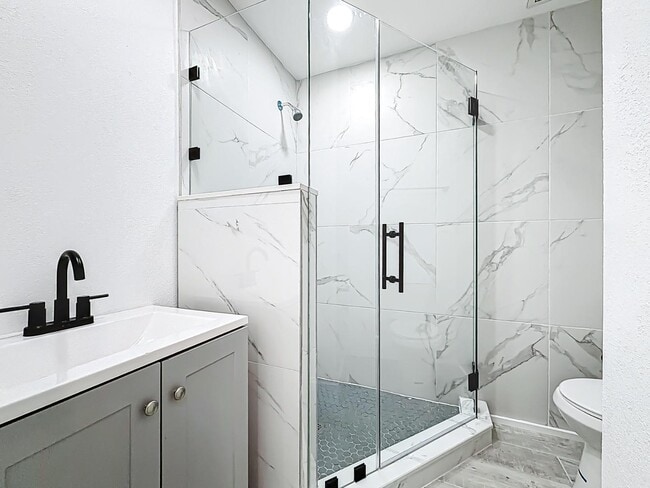 Building Photo - 303 W Valencia St