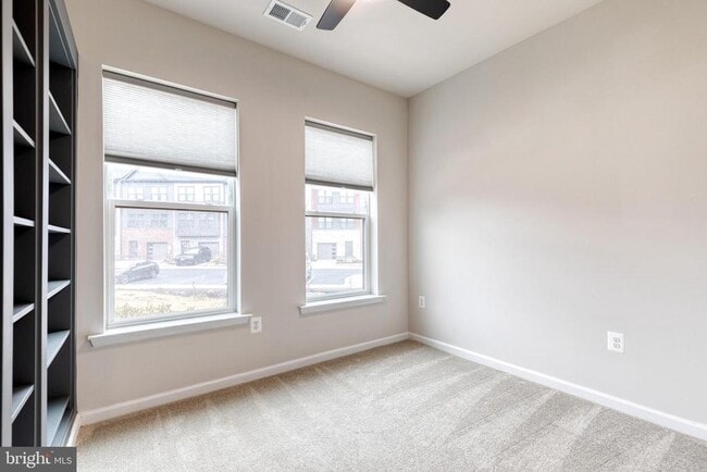 Building Photo - 297 Freshet Ln