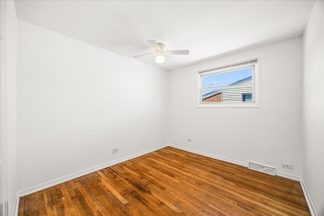 Building Photo - 13313 S Eberhart Ave