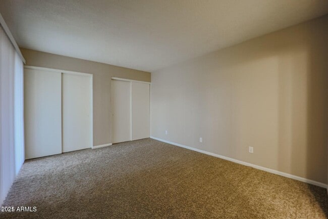 Building Photo - 1007 E Oraibi Dr