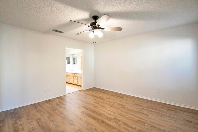 Building Photo - 5416 95th St