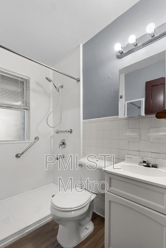 Building Photo - 2546 Main St