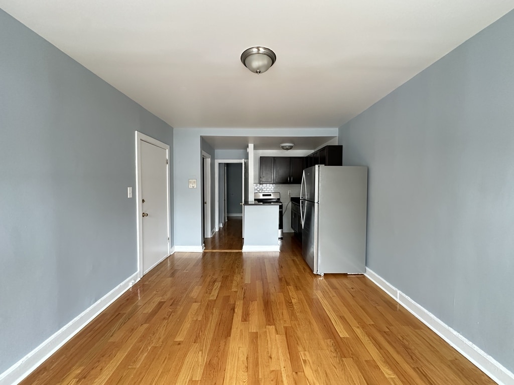 Building Photo - 5670 N Ridge Ave