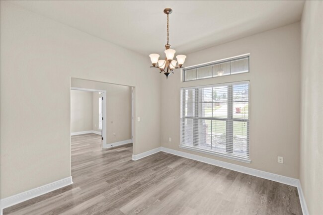 Building Photo - 515 Vale Loop