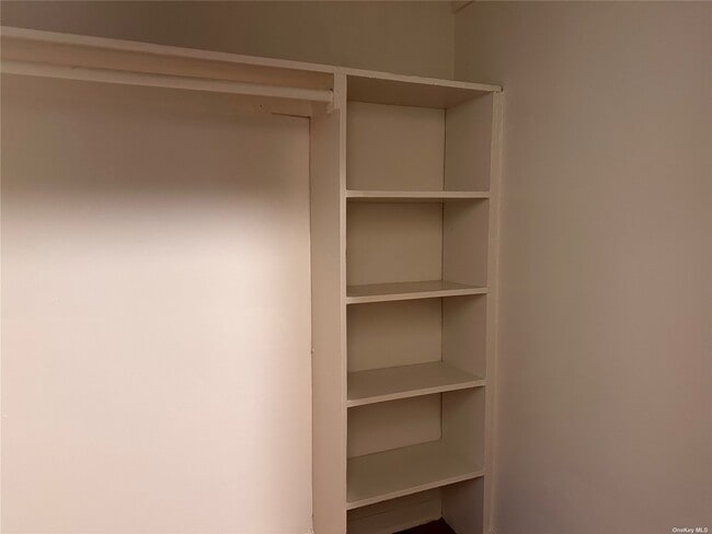 Building Photo - 106 NY-106
