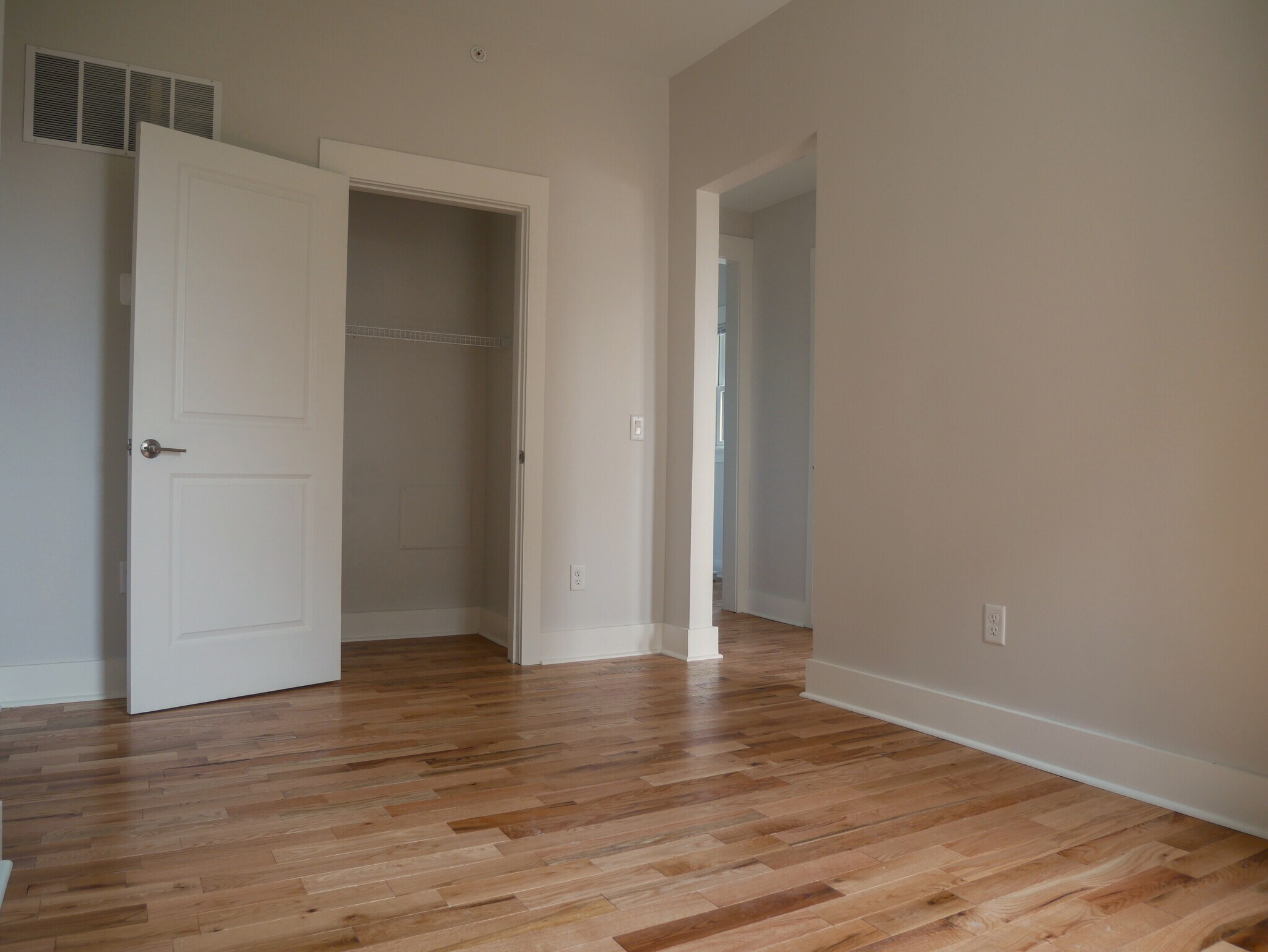 Building Photo - 3113 Warsaw Ave