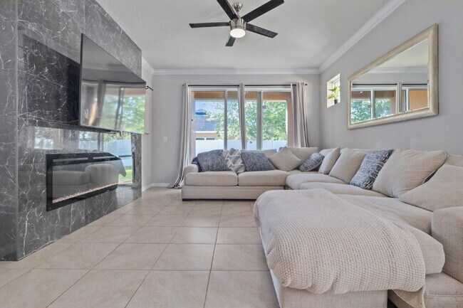 Building Photo - "Charming 3-Bedroom Retreat with Granite T...