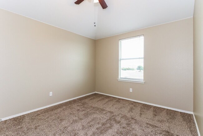 Building Photo - 9316 Liberty Crossing Dr