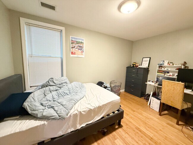 Building Photo - B-Line/ Packard's Corner 4-Bed/2 Bath