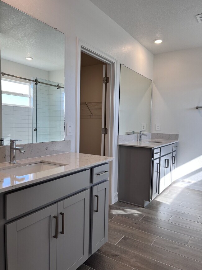 Building Photo - 7016 119th Ct E