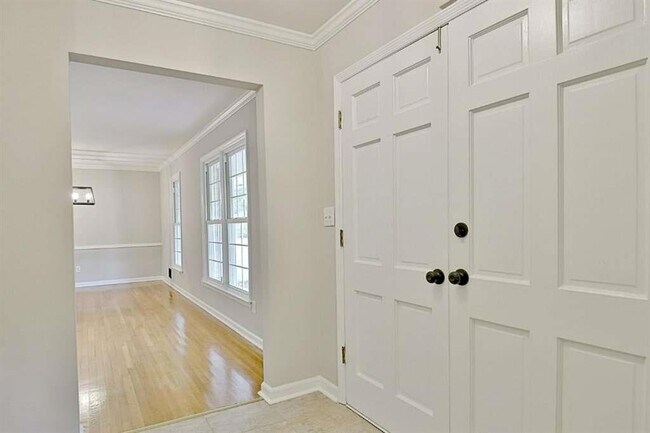 Building Photo - 4710 Navaho Cir