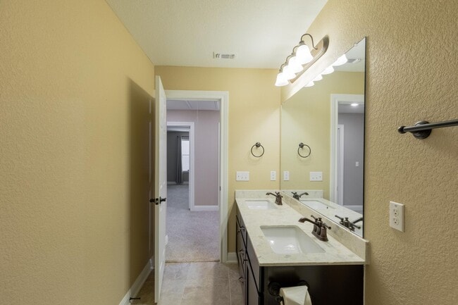 Building Photo - Beautiful 4BR / 2.5BA Home – Walk-In Closet, Covered Deck & Laundry Room