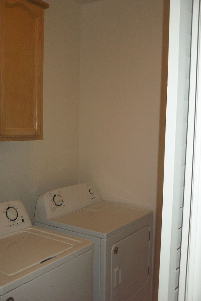 Building Photo - Solar electric home in the Laguna area of Elk Grove