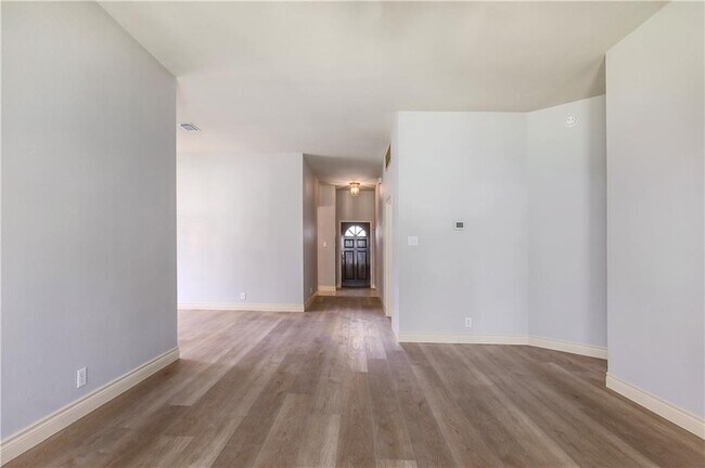 Building Photo - 4510 Abelia Dr
