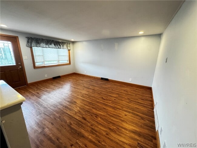 Building Photo - 13 Satinwood Dr