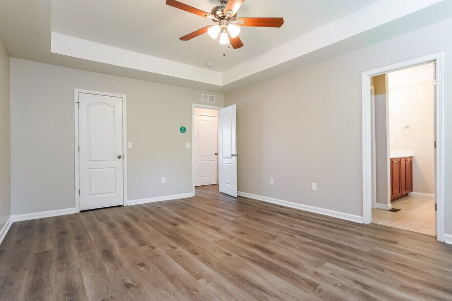 Building Photo - 1304 Cathedral Rock Ct