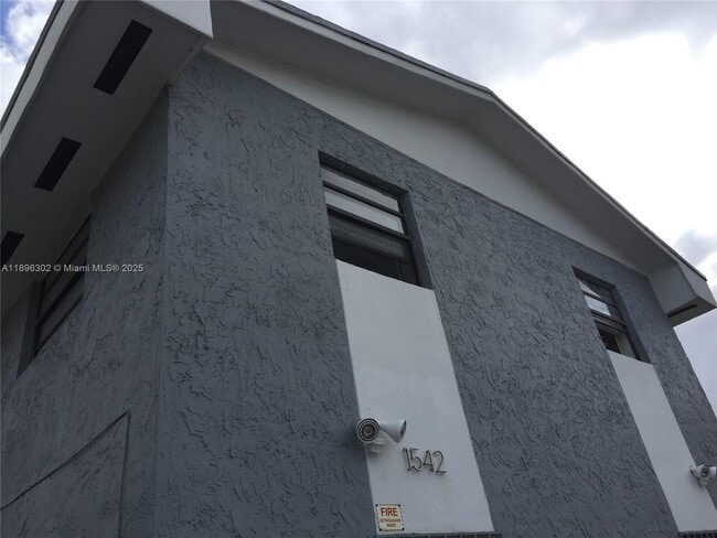 Building Photo - 1542 NW 35th St