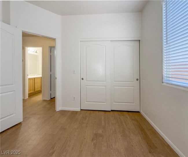 Building Photo - 10789 Muscari Way