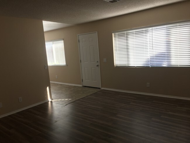 Livingroom - 44710 Fig Ave