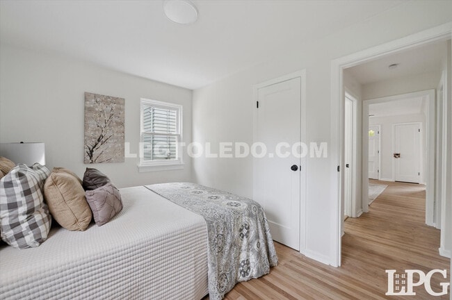 Building Photo - 2736 Northwood Ave