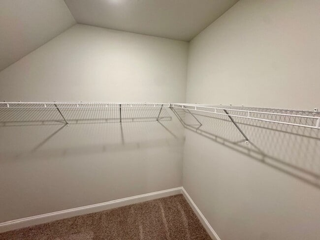 Building Photo - Modern Elegance in Prime North Raleigh!