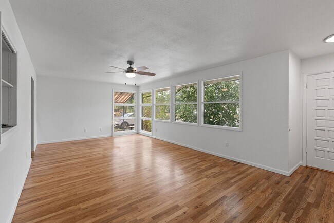 Building Photo - 1730 Whedbee St