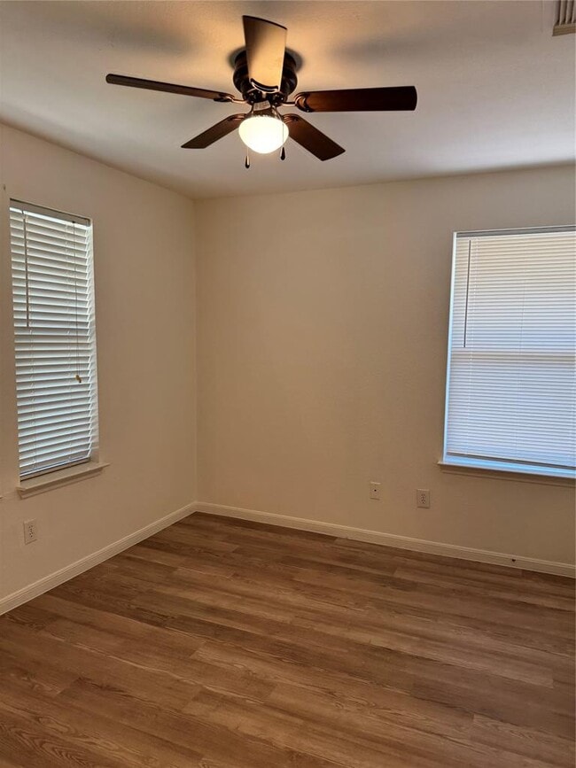 Building Photo - 2207 N Cannes Dr