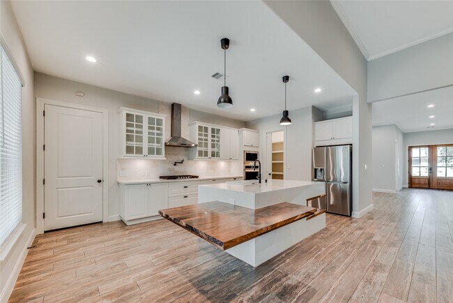 Building Photo - 25126 Scarlett Manor Ct