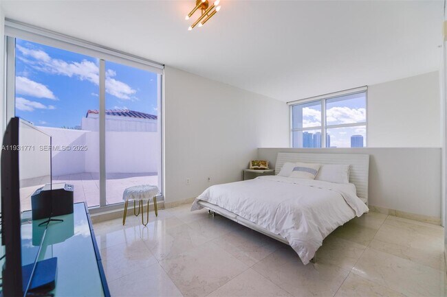 Building Photo - 3131 NE 188th St