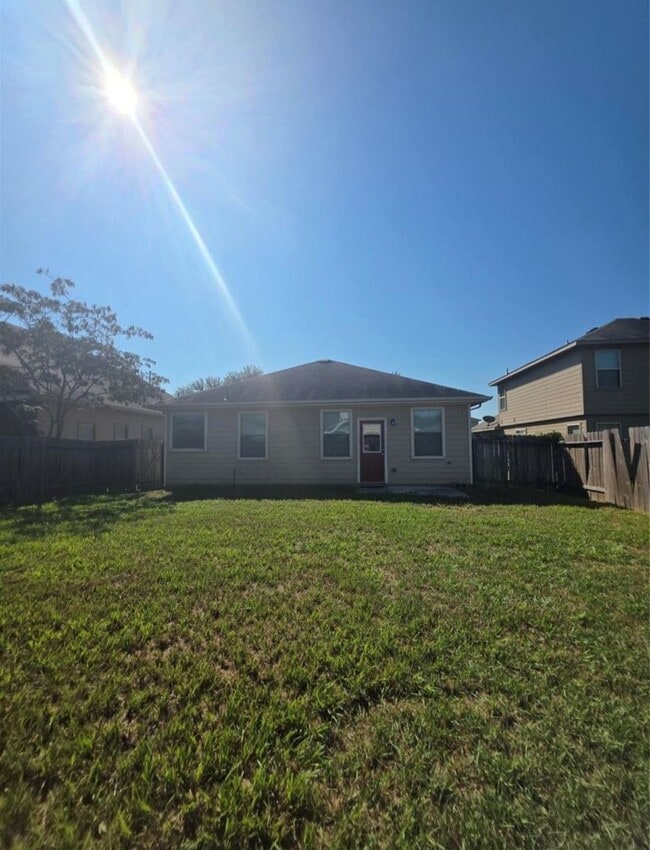 Building Photo - 1822 Emerson Ridge Dr