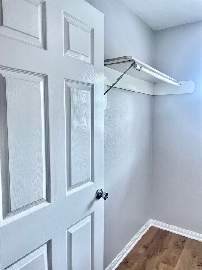 Huge laundry room - 2024 Jean St