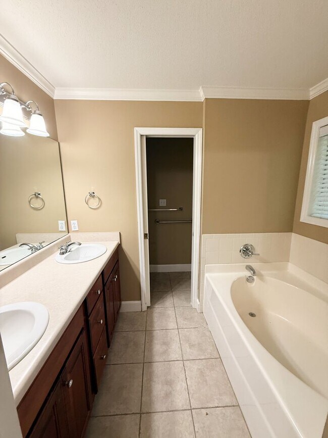 Building Photo - 4183 Waterberry Cir