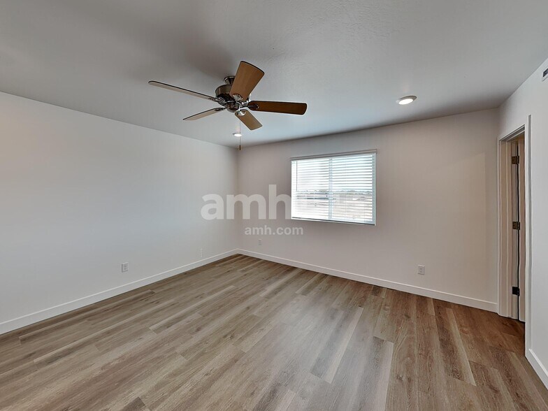 Building Photo - 20177 W Thomas Rd