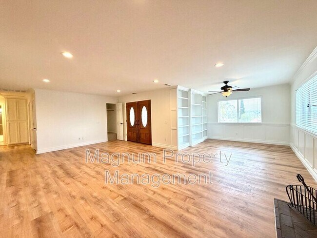 Building Photo - 23775 Cruise Cir Dr