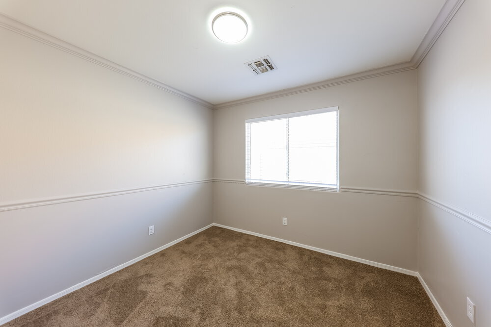 Building Photo - 8019 W Alex Ave