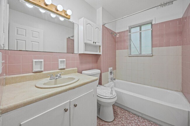 Building Photo - 154 Woodhill Dr