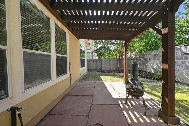 Building Photo - 15512 Interlachen Dr