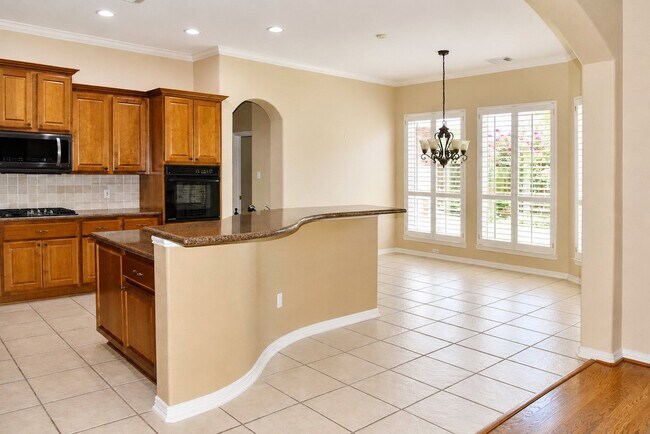 Building Photo - 16415 Burham Park Dr