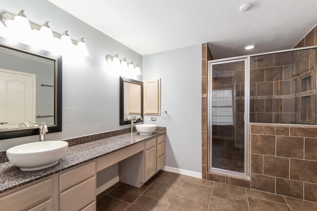 Building Photo - 1117 Del Roy Dr