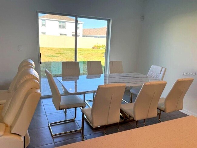 Building Photo - 3440 Ivy Holw Dr