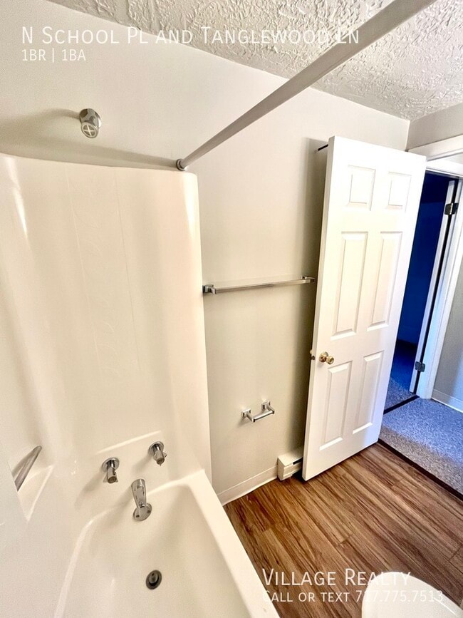 Building Photo - Few steps! Available NOW! Roomy 1-Bed with...